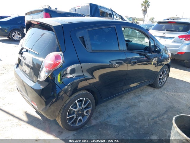 Chevrolet Spark 1lt Cvt 2015 KL8CD6S9XFC796417 Image 4