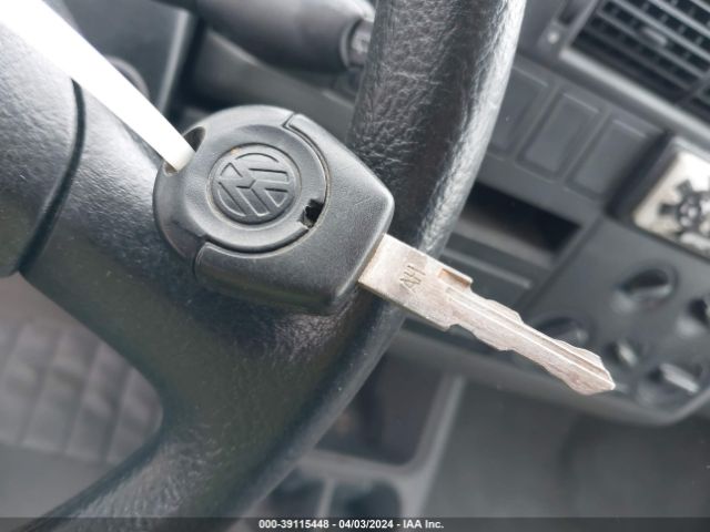 2000 VOLKSWAGEN EUROVAN WV2EH4700YH125073 Photo 10