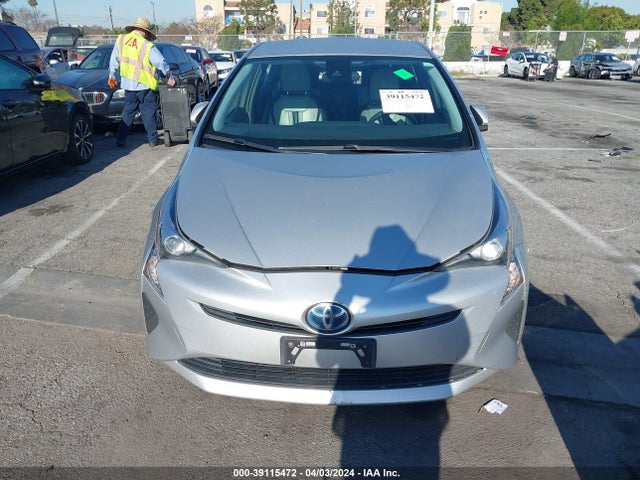 Toyota Prius Two 2017 JTDKBRFUXH3030831 Image 12