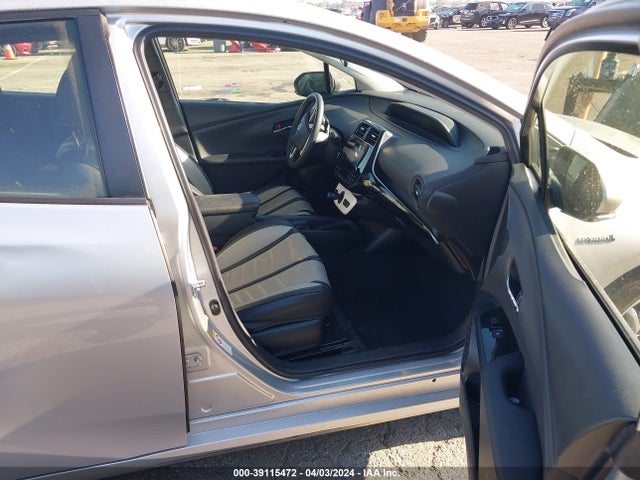 Toyota Prius Two 2017 JTDKBRFUXH3030831 Image 5