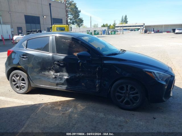 3MYDLBJV0LY700143 Toyota YARIS LE