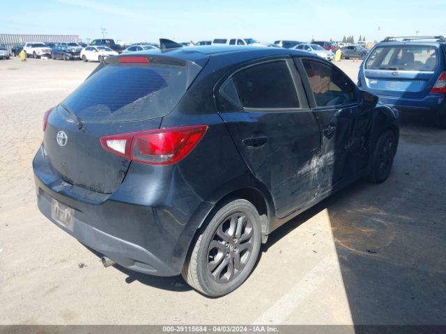 3MYDLBJV0LY700143 Toyota YARIS LE