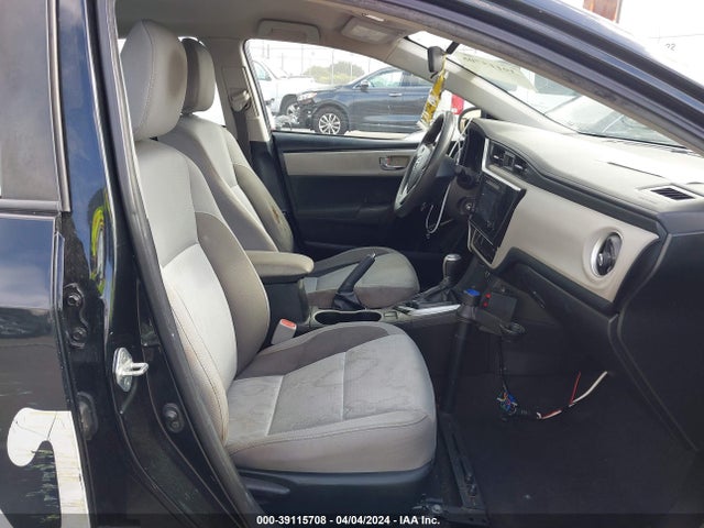 Toyota COROLLA LE 2018 5YFBURHE1JP821214 Image 5