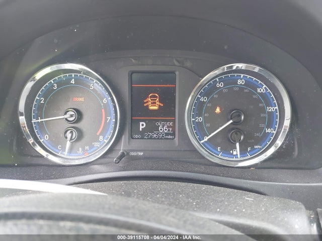 Toyota COROLLA LE 2018 5YFBURHE1JP821214 Image 7
