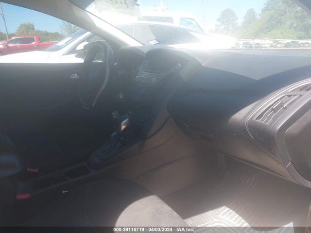 Ford FOCUS SE 2017 1FADP3F2XHL313998 Image 5