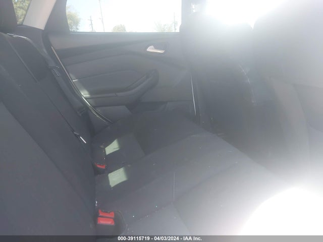 Ford FOCUS SE 2017 1FADP3F2XHL313998 Image 8