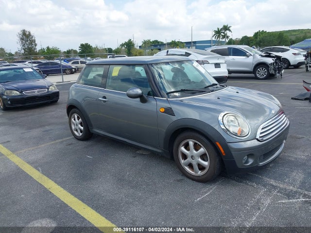 2010 MINI COOPER WMWMF3C53ATZ23174 Photo 0