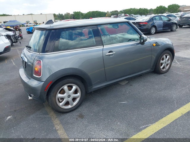 2010 MINI COOPER WMWMF3C53ATZ23174 Photo 3