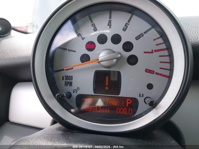 2010 MINI COOPER WMWMF3C53ATZ23174 Photo 6