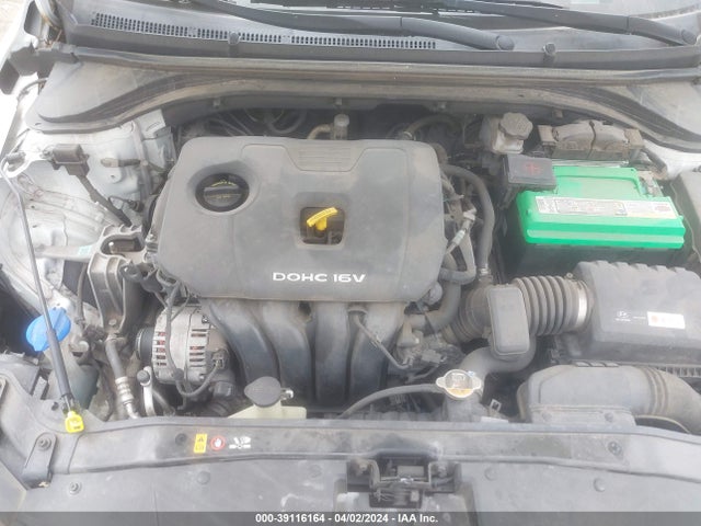 Hyundai ELANTRA SE 2017 5NPD74LFXHH136090 Image 10
