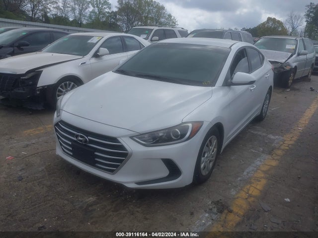Hyundai ELANTRA SE 2017 5NPD74LFXHH136090 Image 2