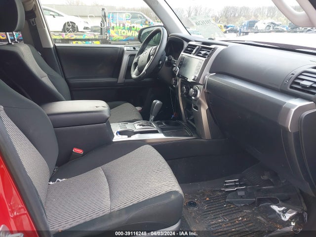 Toyota 4RUNNER SR5 2023 JTEEU5JR3P5297990 Image 5
