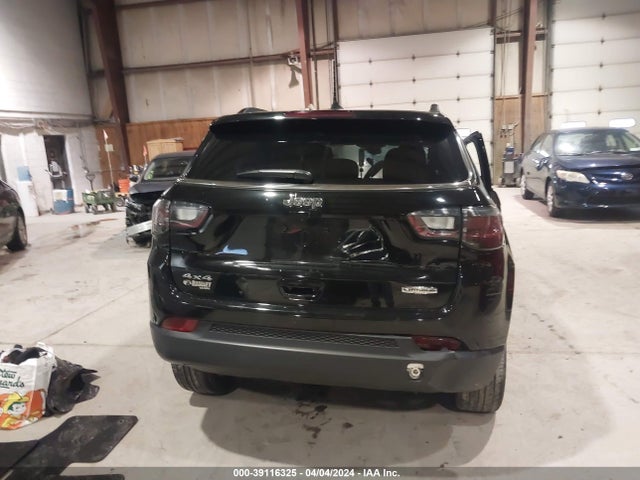 Jeep Compass Latitude Lux 4x4 2022 3C4NJDFB4NT169080 Image 16