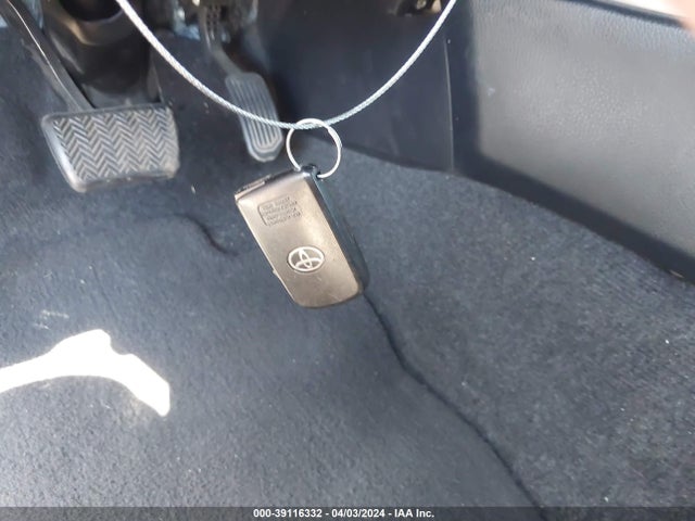 Toyota Rav4 Xle 2017 JTMWFREV6HJ107304 Image 11