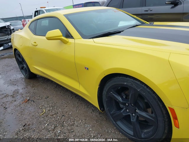 Chevrolet Camaro 2lt 2018 1G1FD1RS3J0143298 Image 13