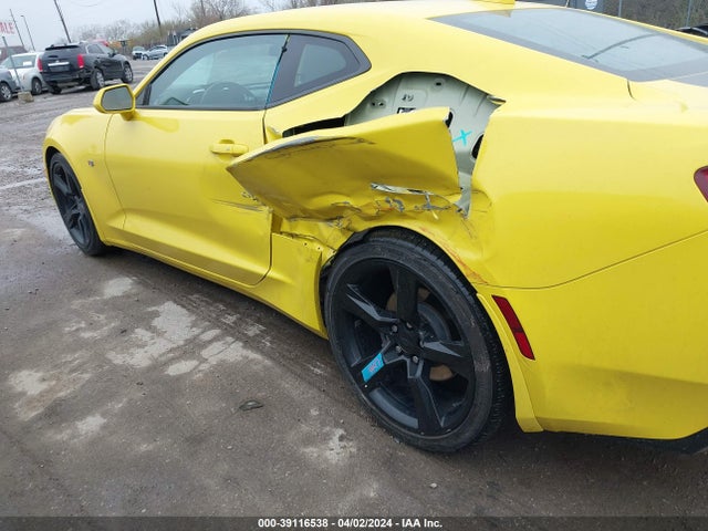 Chevrolet Camaro 2lt 2018 1G1FD1RS3J0143298 Image 14