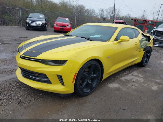 Chevrolet Camaro 2lt 2018 1G1FD1RS3J0143298 Image 2