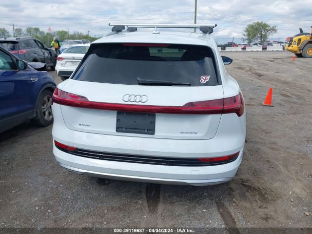 WA1AAAGE6NB005833 Audi E-tron Premium Quattro