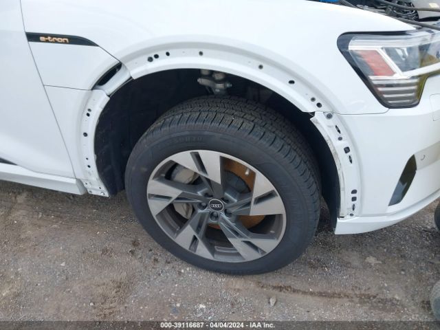 WA1AAAGE6NB005833 Audi E-tron Premium Quattro