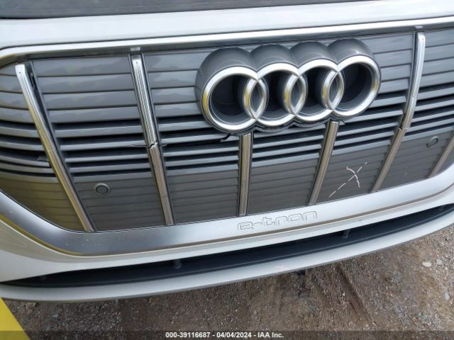 WA1AAAGE6NB005833 Audi E-tron Premium Quattro