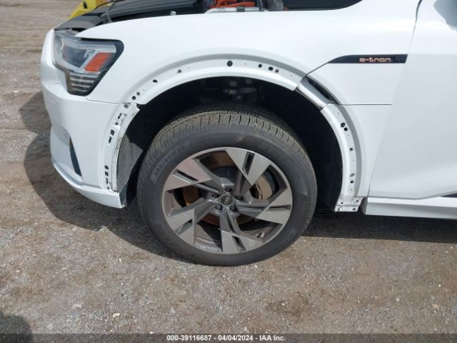 WA1AAAGE6NB005833 Audi E-tron Premium Quattro