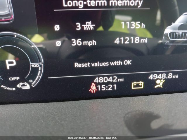 WA1AAAGE6NB005833 Audi E-tron Premium Quattro