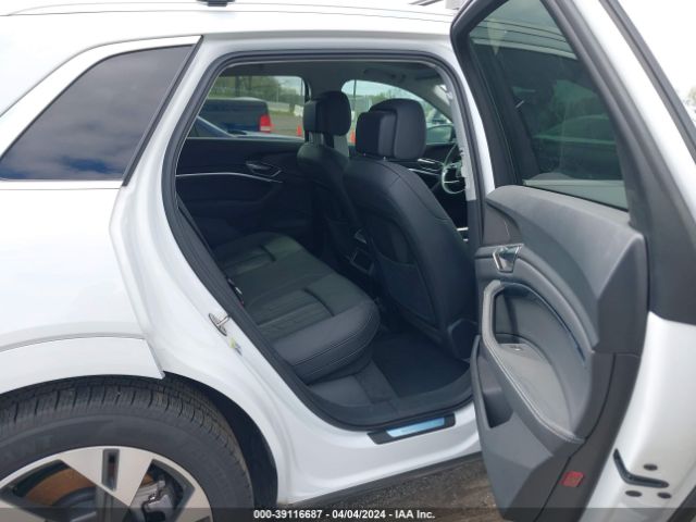 WA1AAAGE6NB005833 Audi E-tron Premium Quattro