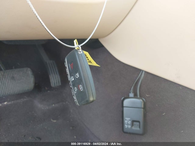 2015 JAGUAR XJ SAJWA2GZ8F8V90192 Photo 10