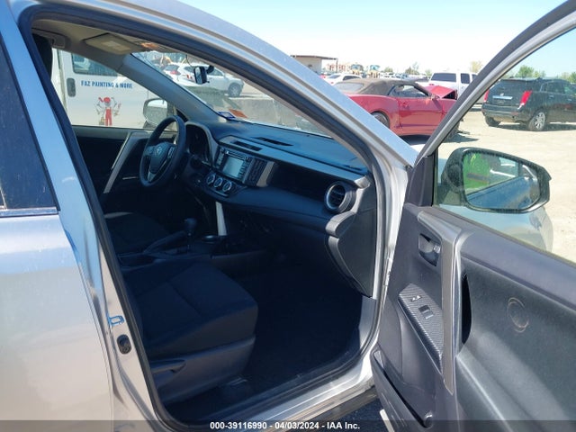 Toyota RAV4 LE 2014 JTMBFREVXE5029211 Image 5