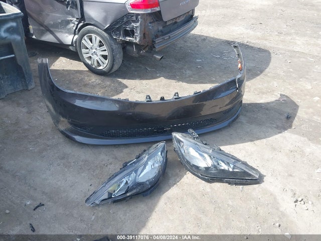2C4RC1DG7MR537729 Chrysler Voyager Lxi