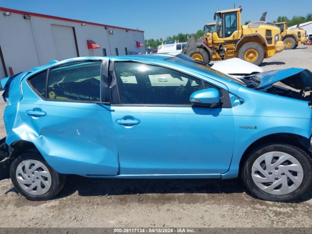 JTDKDTB38G1140033 Toyota Prius C One