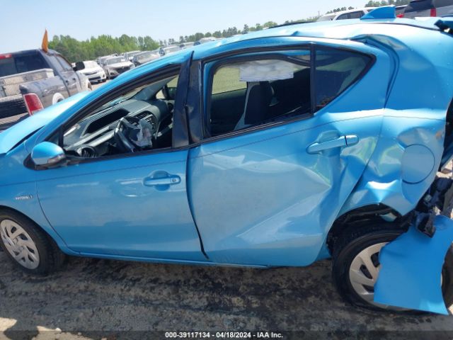 JTDKDTB38G1140033 Toyota Prius C One