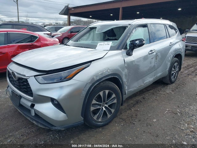 Toyota Highlander Xle 2022 5TDGZRBH2NS563714 Image 2