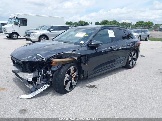 WA1LAAGE3NB010478 Audi E-tron Premium Plus Quattro