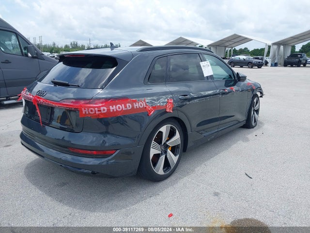 WA1LAAGE3NB010478 Audi E-tron Premium Plus Quattro