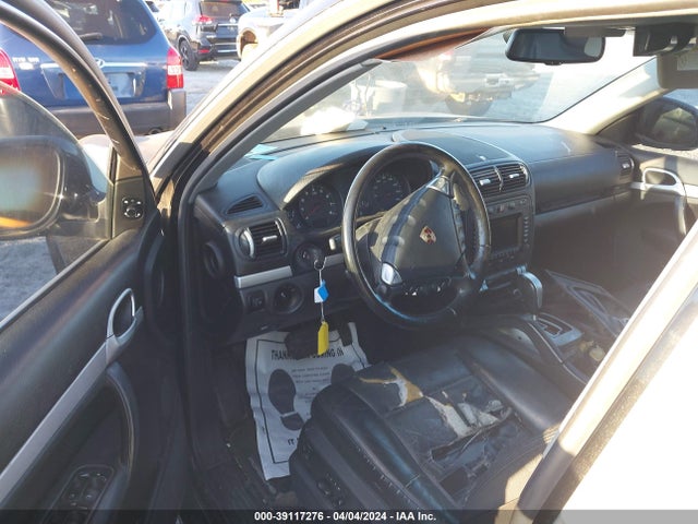 2005 PORSCHE CAYENNE WP1AA29P35LA22012 Photo 4