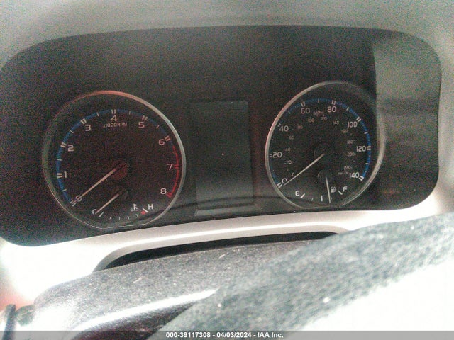 Toyota Rav4 Xle 2018 JTMRFREV8JJ730989 Image 15