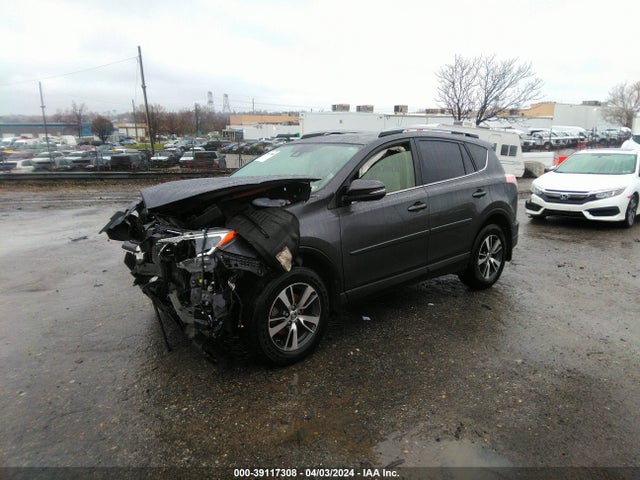 Toyota Rav4 Xle 2018 JTMRFREV8JJ730989 Image 2