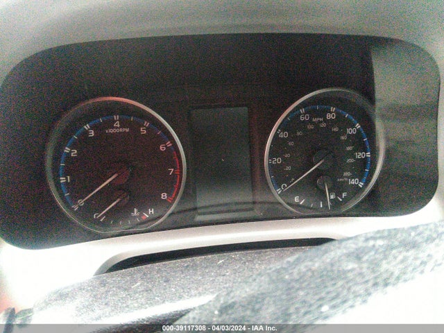 Toyota Rav4 Xle 2018 JTMRFREV8JJ730989 Image 7