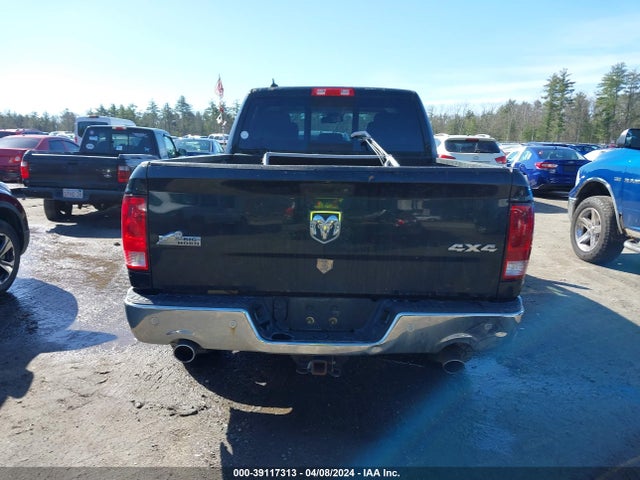 1C6RR7TTXHS822629 RAM 1500 Big Horn  4x4 6'4 Box