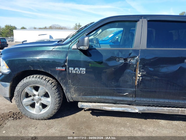 1C6RR7TTXHS822629 RAM 1500 Big Horn  4x4 6'4 Box