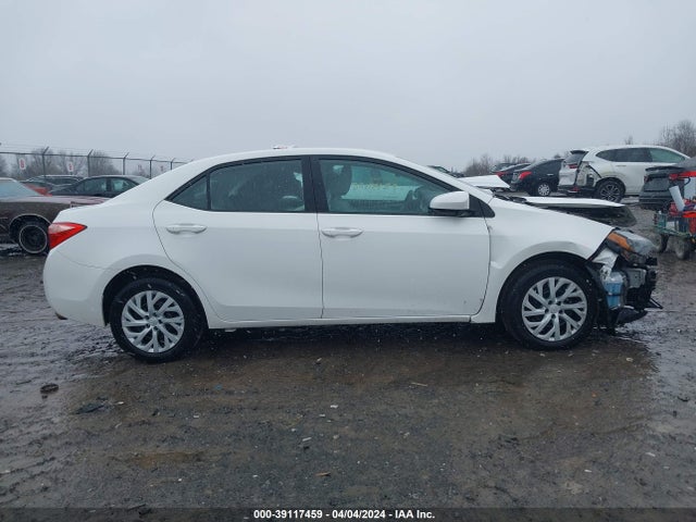 Toyota COROLLA LE 2018 5YFBURHE1JP803442 Image 14