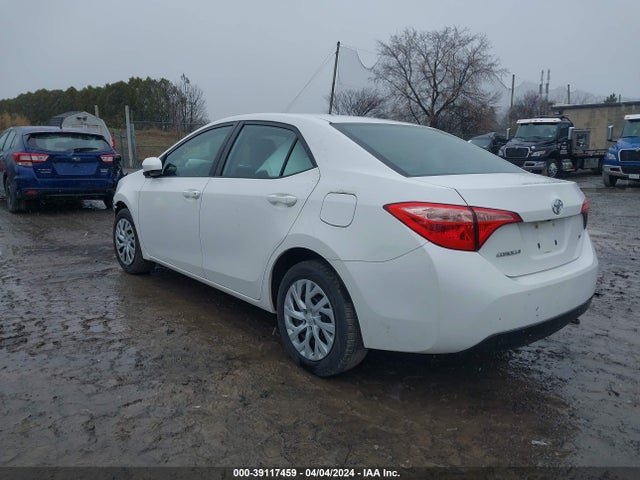 Toyota COROLLA LE 2018 5YFBURHE1JP803442 Image 3
