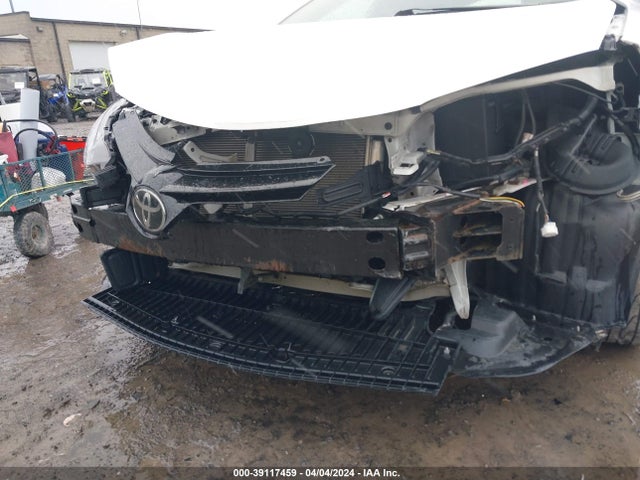 Toyota COROLLA LE 2018 5YFBURHE1JP803442 Image 6