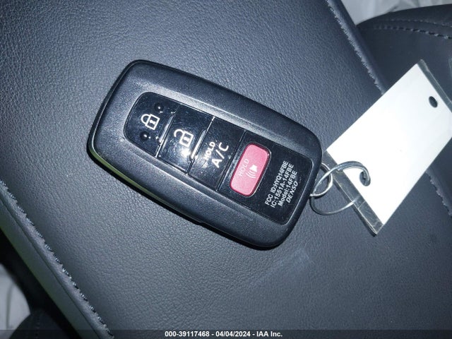 Toyota Prius Prime Premium 2018 JTDKARFP2J3082120 Image 11