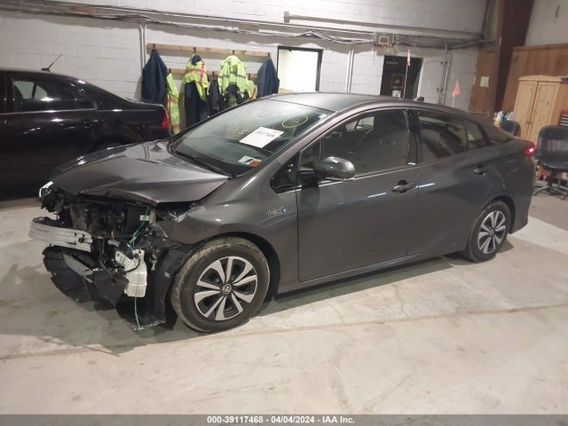 Toyota Prius Prime Premium 2018 JTDKARFP2J3082120 Image 2