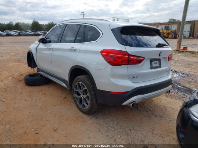 2021 BMW X1 WBXJG7C09M5T58374 Photo 2