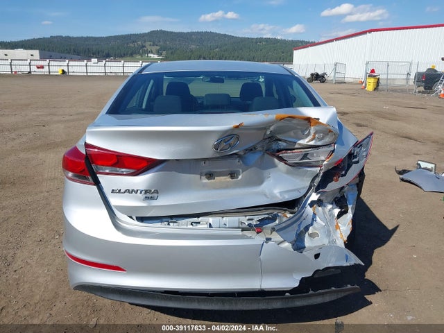 Hyundai ELANTRA SE 2018 5NPD74LF3JH283129 Image 17