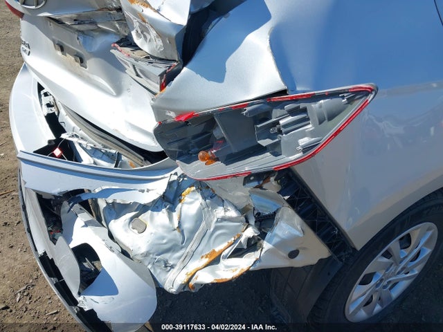 Hyundai ELANTRA SE 2018 5NPD74LF3JH283129 Image 18