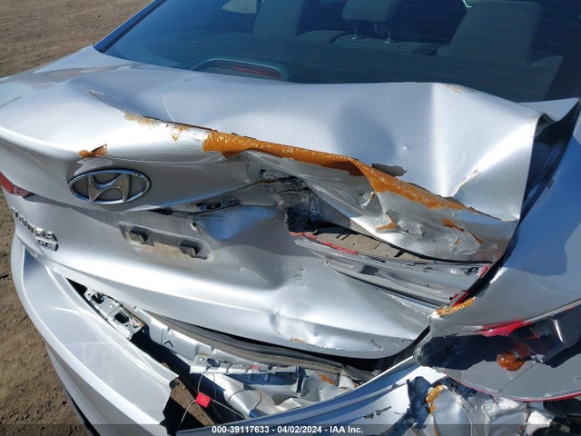 Hyundai ELANTRA SE 2018 5NPD74LF3JH283129 Image 19